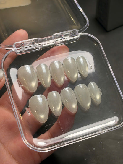 Milky White Cat Eye Press on Nails, Pearl Velvet Magnetic Set, Clean Girl Bridal Reusable Nails, Custom Size Handmade Gel Glue ons, Gift - PN251348