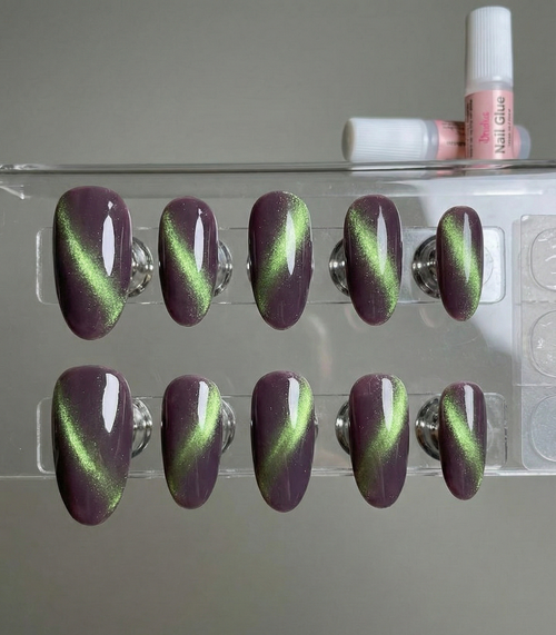 Purple Green Cat Eye Press On Nails - Velvet Magnetic Aurora - Northern Lights Galaxy - Witchy Dark Gel - Custom Size Set - PN251223