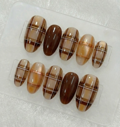 Brown Tartan Press On Nails - Beige Plaid Checkered - Gold Line Art - Cozy Fall Winter - Custom Size Set - PN251165