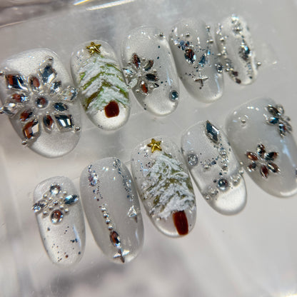 Pinneacle Studio Luxury Handmade Press-on Nail, Christmas Holiday Nails Short Oval Silver Cat-eye With Charms - Crytals Style Press On - Custom Size Set - CFT10001