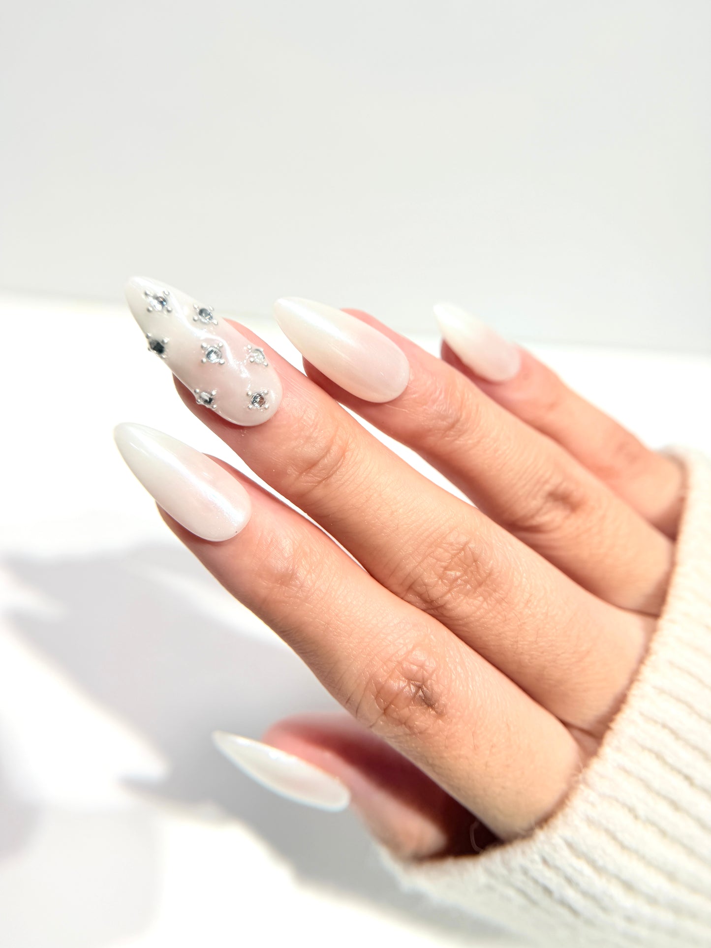 Pearl White Chrome Press On Nails - Bridal Nails with Rhinestones - Engagement Luxury Old Money Look - Custom Size Set - NM233011