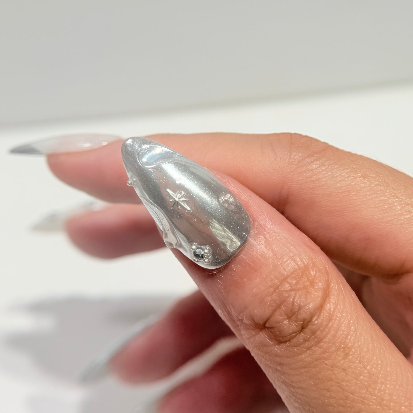 Silver Chrome Molten Press On Nails - White Cat Eye Crystal Accent Nails - Liquid Metal Soft Gel Nails - Custom Size Set - NM233024