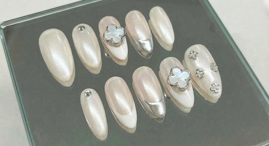 Pearl White Chrome Press On Nails - Lucky Clover Charm & Silver French Tip - Mother of Pearl - Luxury Coquette - Bridal Nail Art - Custom Size Set - PN251150