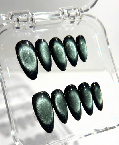 Emerald Green Cat Eye Press On Nails - Dark Forest Magnetic Velvet - Deep Teal Galaxy Gemstone - Luxury Winter Gel - Custom Size Set - PN251192