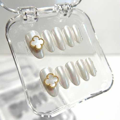 White Pearl Chrome Press On Nails – Gold Clover Charm - Mother of Pearl - Old Money Aesthetic - Glazed Donut Bridal - Custom Size Set - PN251196