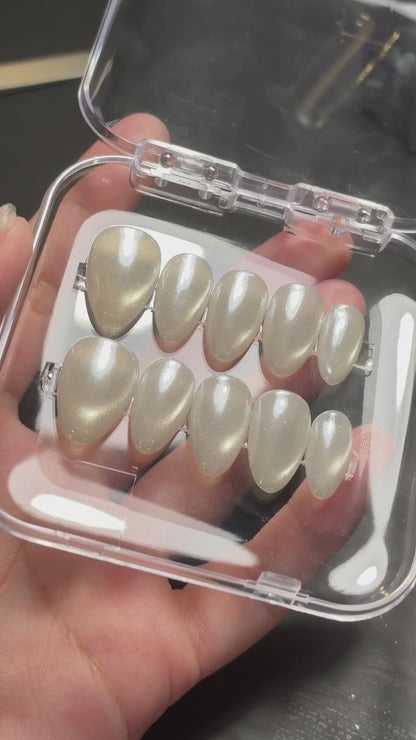 Milky White Cat Eye Press on Nails, Pearl Velvet Magnetic Set, Clean Girl Bridal Reusable Nails, Custom Size Handmade Gel Glue ons, Gift - PN251348